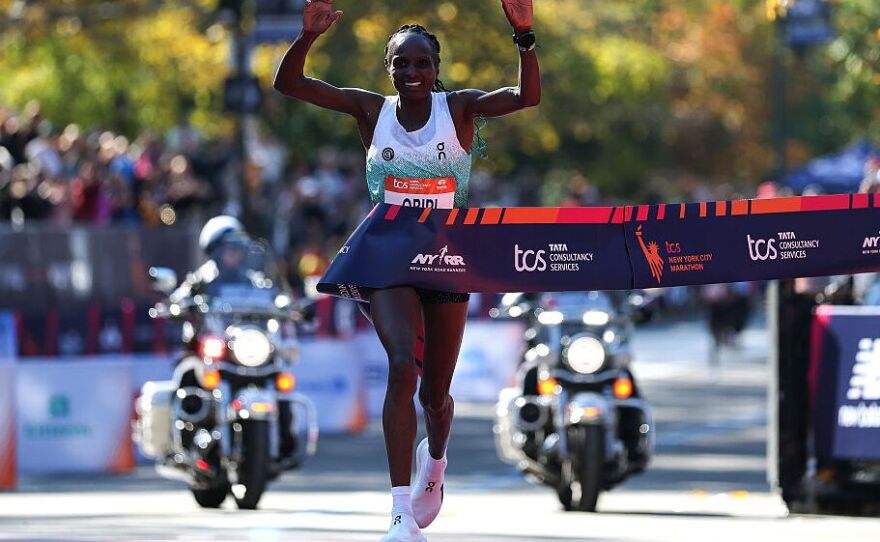 Erotik sanat sahnalari Tranny Piggy Bank